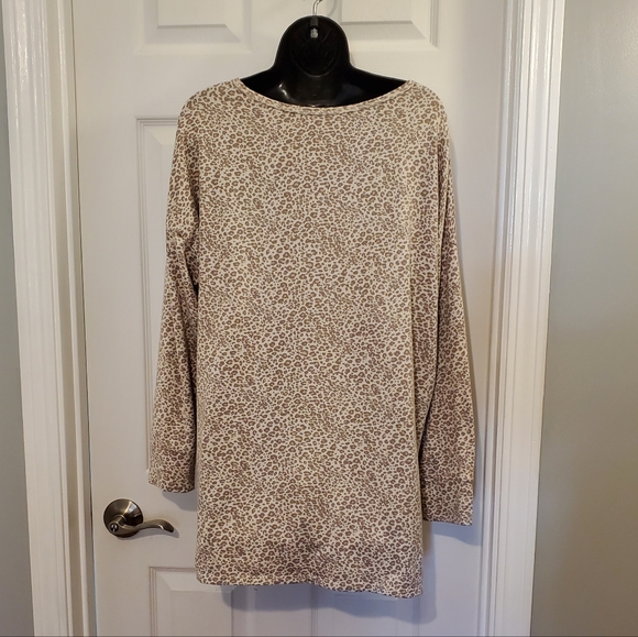 American Eagle Leopard Print Tunic Style V-Neck Sweater - Picture 3 of 8